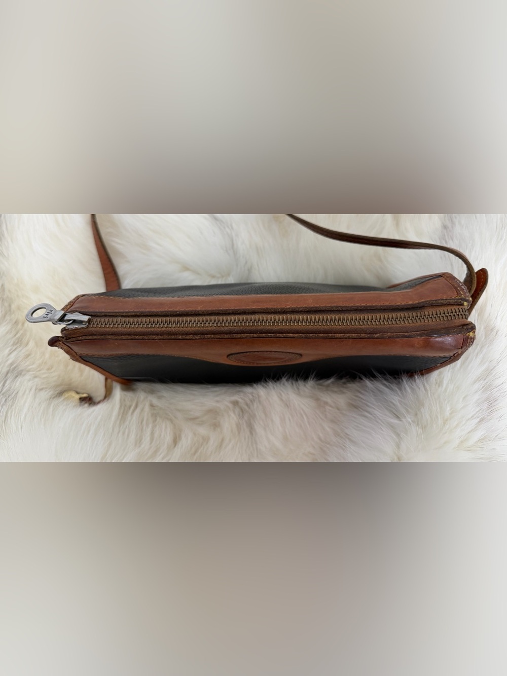 Authentic Vintage Dooney & Bourke All-Weather Leather (AWL) Crossbody Bag - Picture 9 of 16